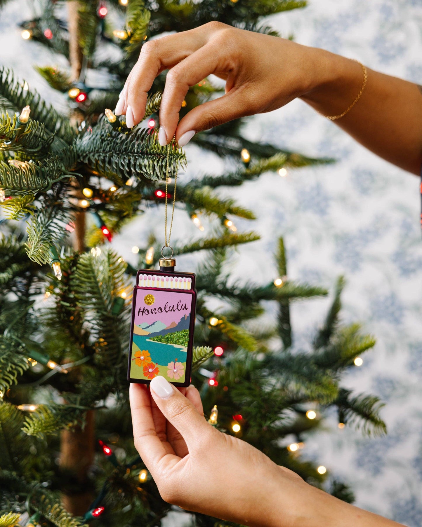 Matchbook Ornament - Honolulu