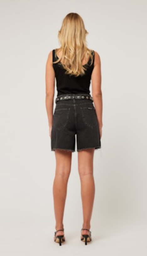 90s Relaxed Short Charcoal