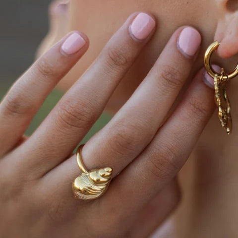 Amalia Conch Shell Adjustable Ring