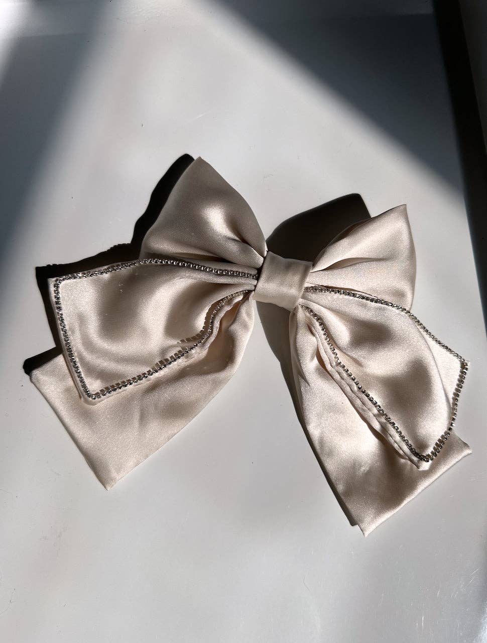 Big Diamond Embellished Bow Hair Clip: Black