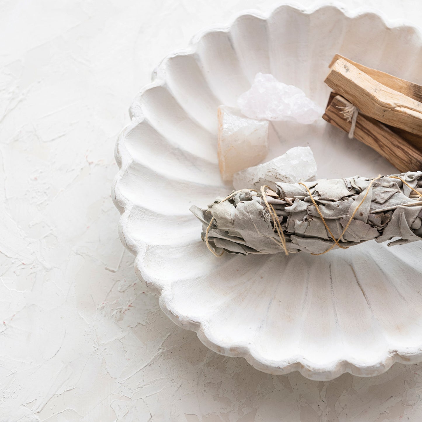 Decorative Mango Wood Scalloped Dish, Antique White