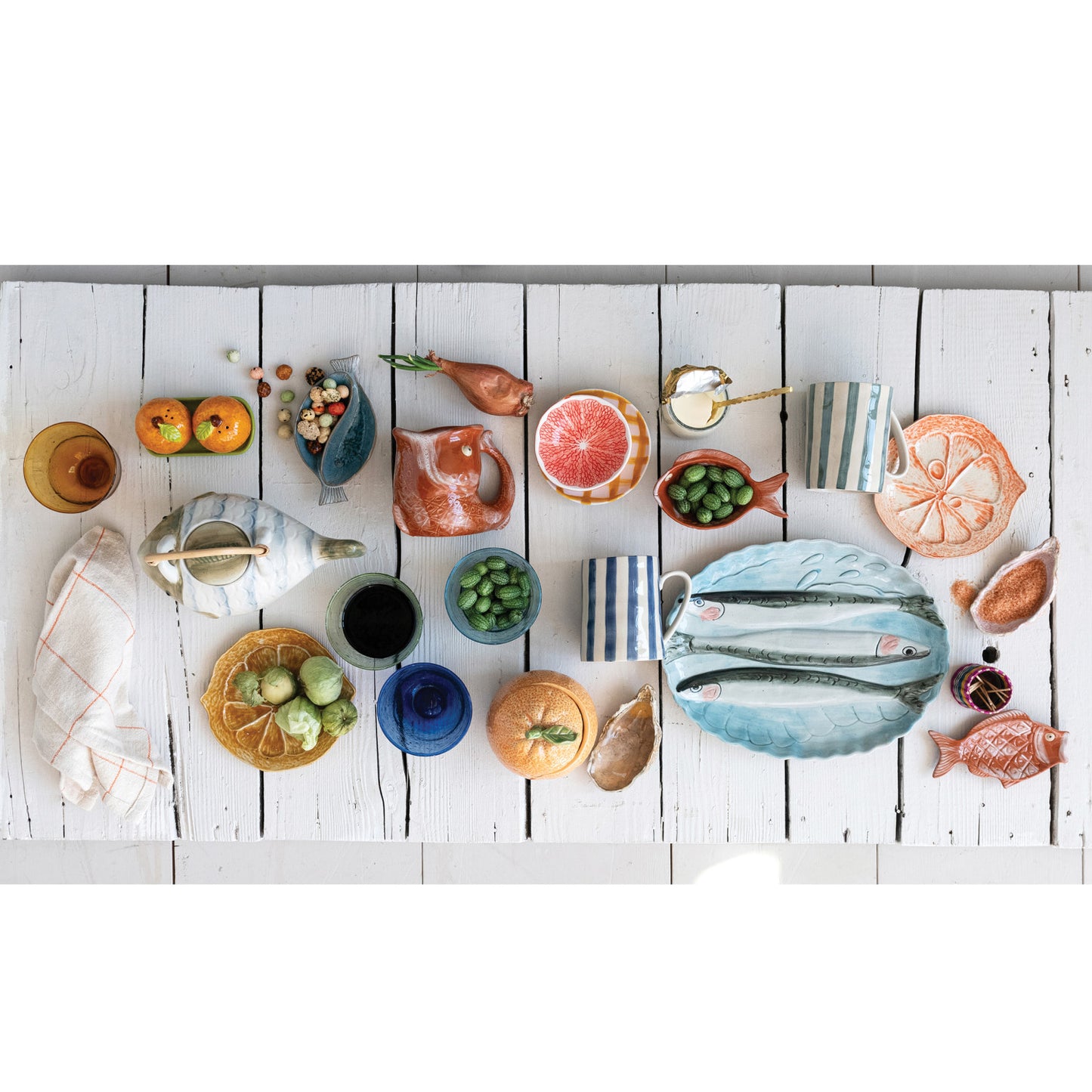Stoneware Scalloped Plate with 3D Fish Image