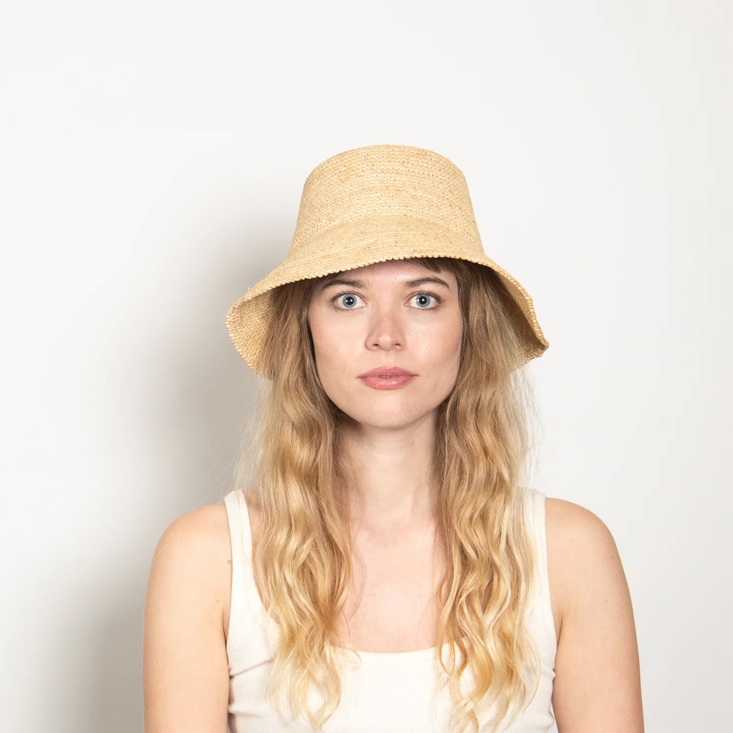 Tali Raffia Bucket in Natural