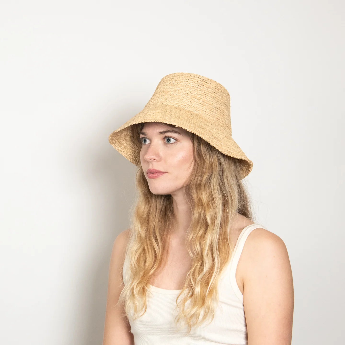 Tali Raffia Bucket in Natural
